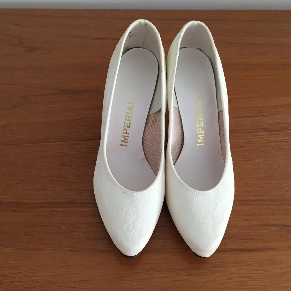 Lace dress shoes - Wear as white or Dyeable to match your dress